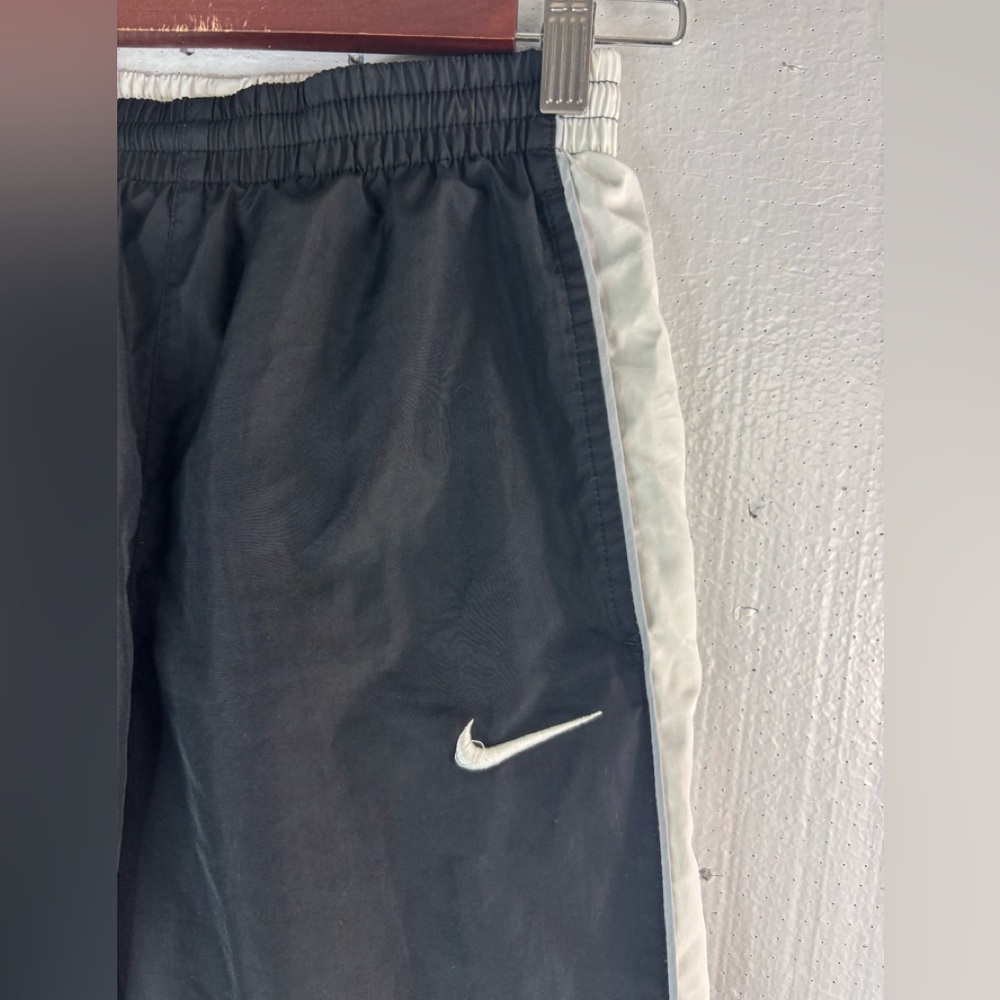 Nike L Boys Warm Up Joggers Black Athletic Lined Pants with Comfort Fit - Picture 3 of 12